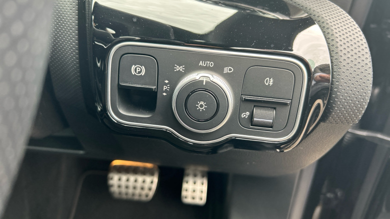 Mercedes-Benz CLA 180 AMG Line Executive 5dr Tip Auto Petrol Estate